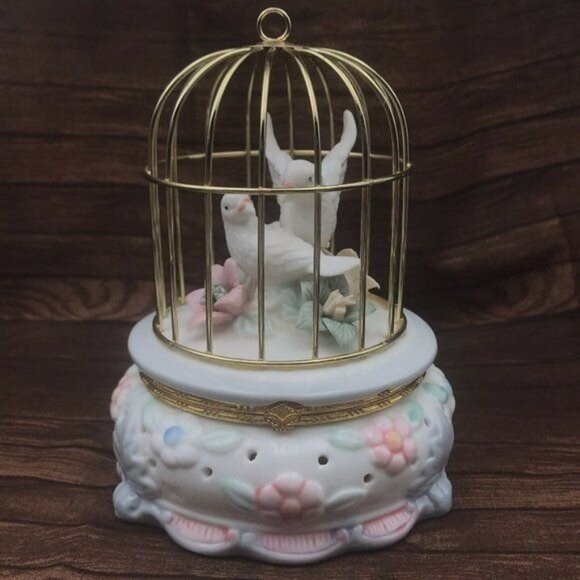 Trinket Box or Potpourri Holder Porcelain Doves in Gold-tone Cage on Hinged Lid - Picture 1 of 11